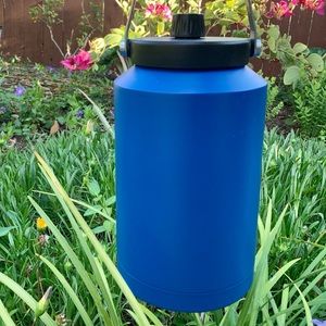 One gallon big thermos/hight quality